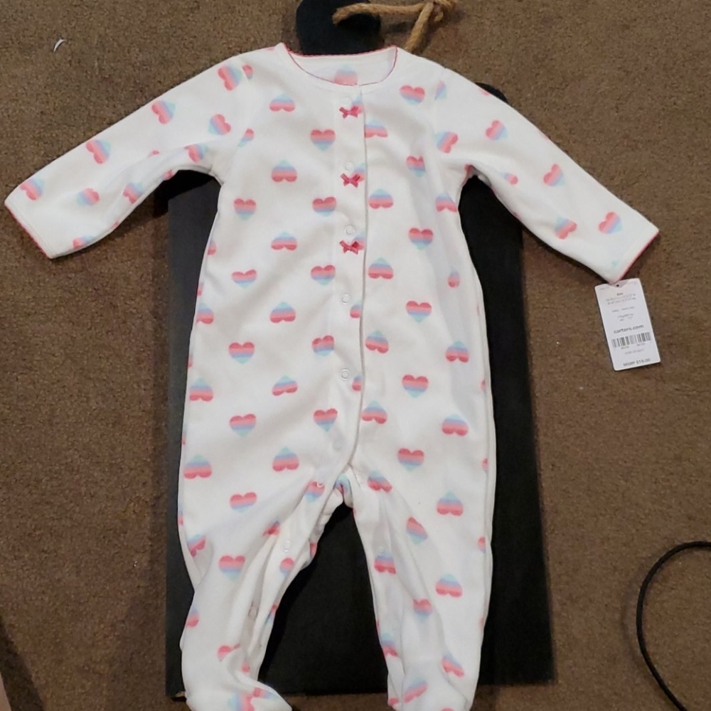 Infant girl, Carter's 1 pc sleeper. 6 mos.